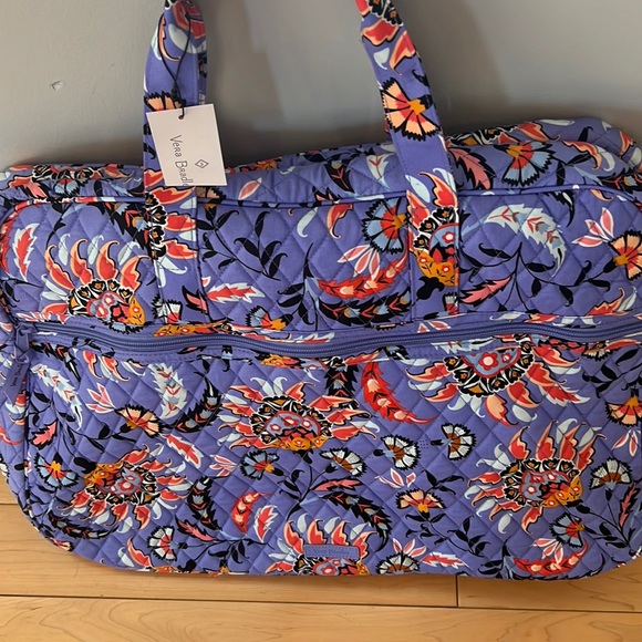 Vera Bradley Handbags - ‼️FIRM‼️Nwt Vera Bradley grand traveler duffel bag mural garden